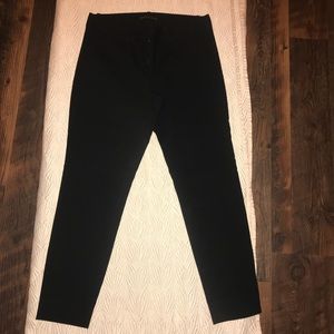 The limited black stretchy straight leg cropped